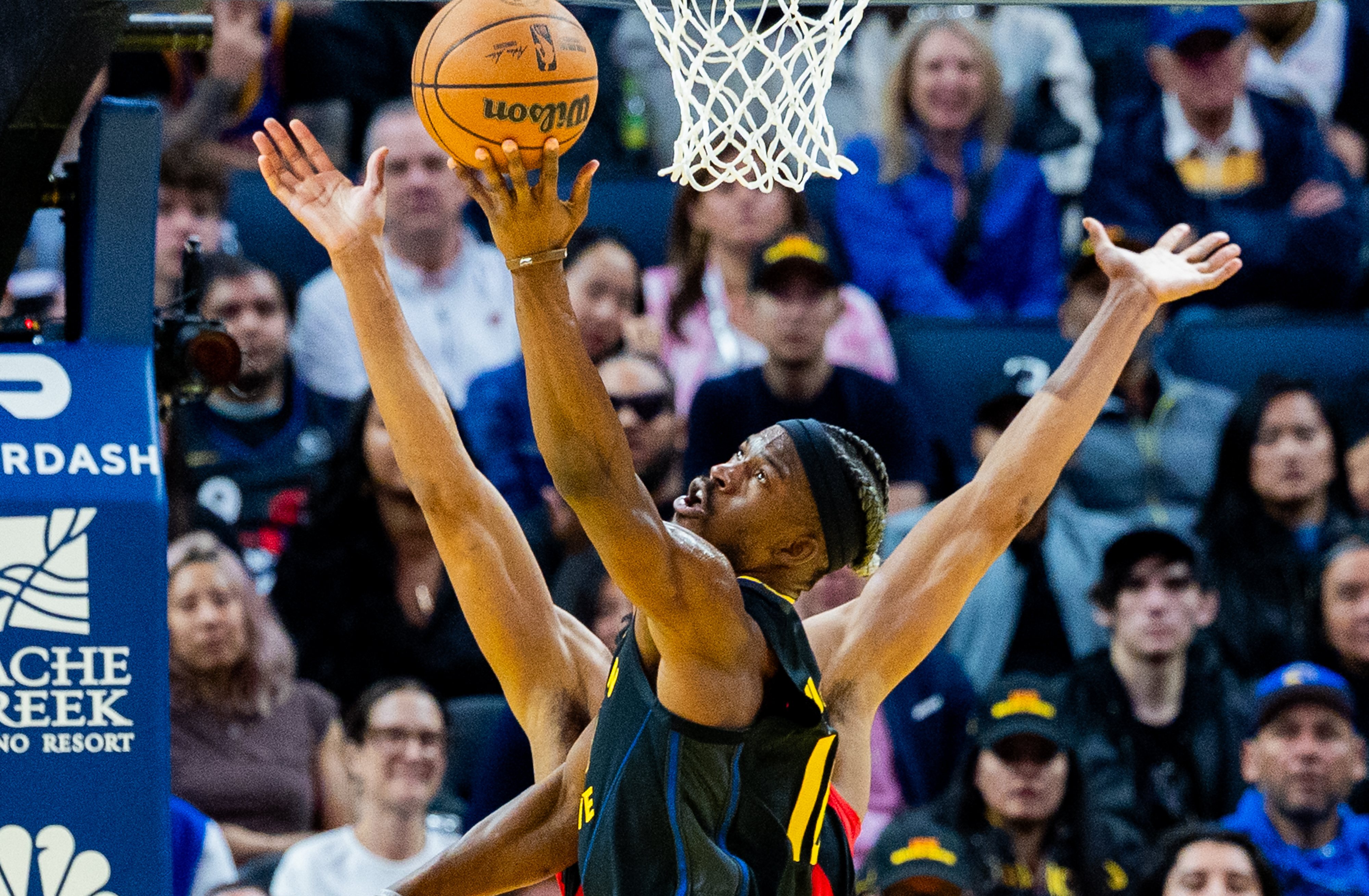 关于NBA总决赛勇士vs猛龙，球迷热议谁将问鼎的信息