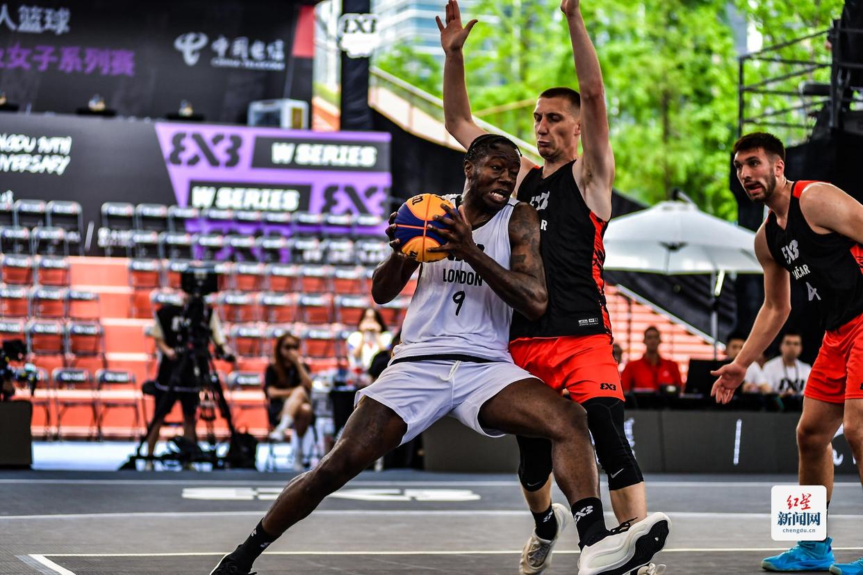 篮球赛事吸引来自世界各地的球迷 篮球赛事吸引来自世界各地的球迷