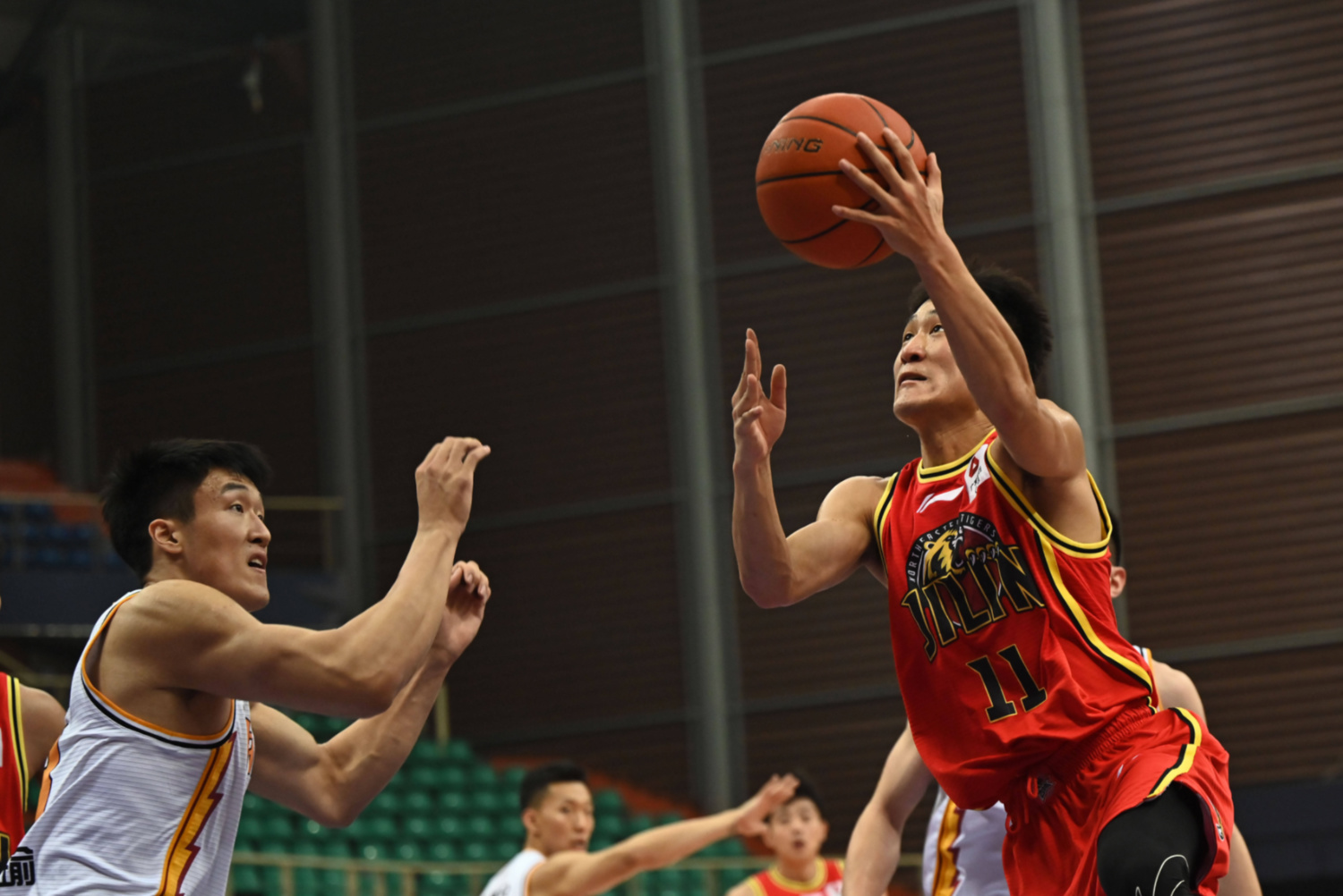 吉林队鏖战浙江队，王哲林带队取胜