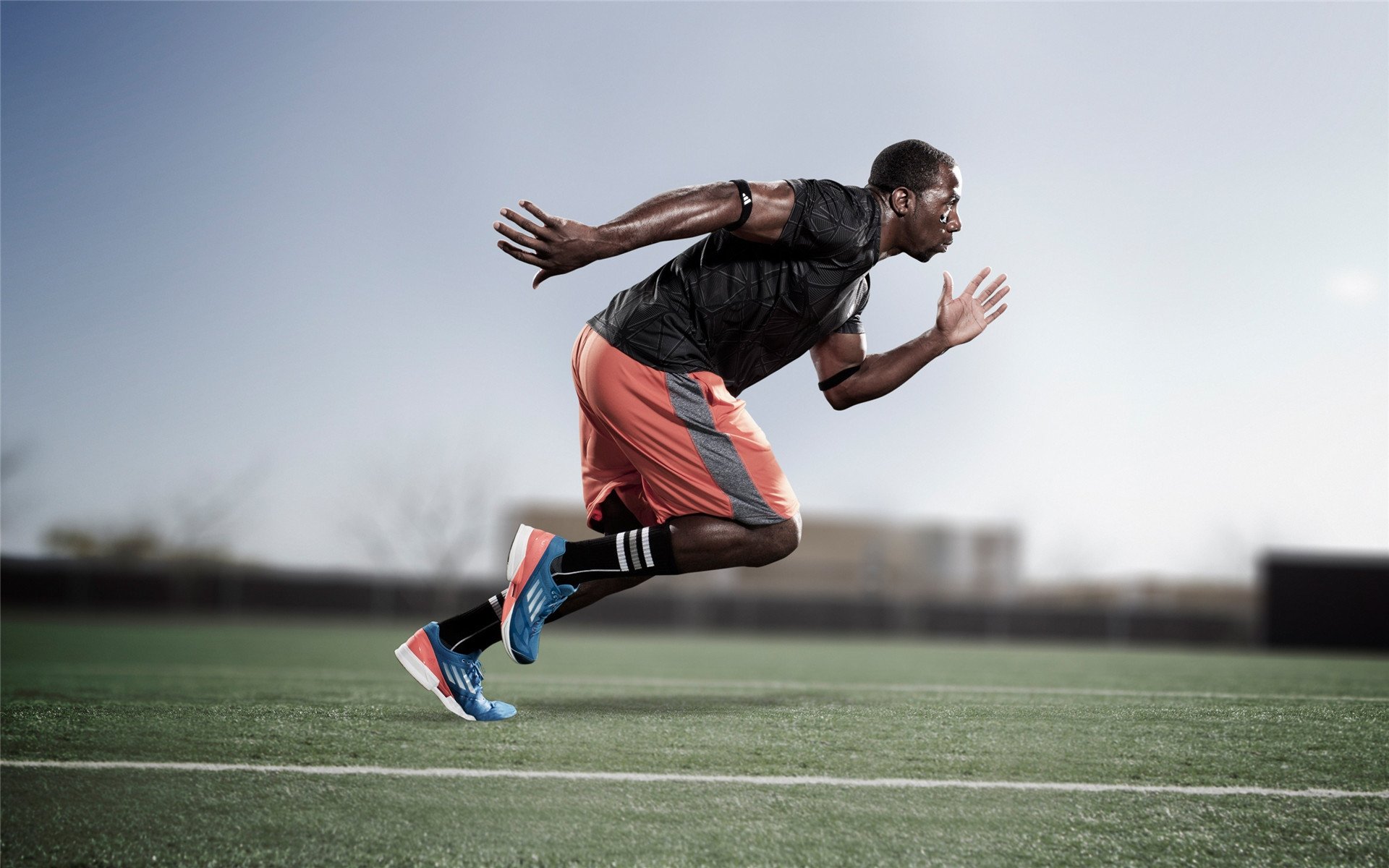 银剑破晓，当迈凯伦的浪潮淹没索伯的旧梦