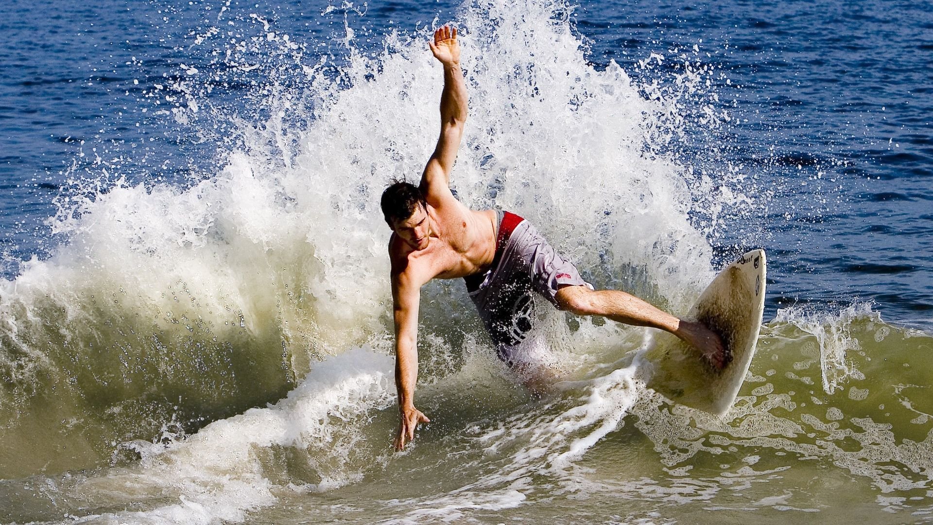 碾压与星辉,当团队洪流遇上孤月之光—伦纳德逆改纽约风暴的叙事
